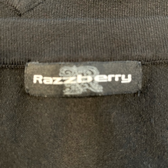 Sleeveless black top - Picture 3 of 4